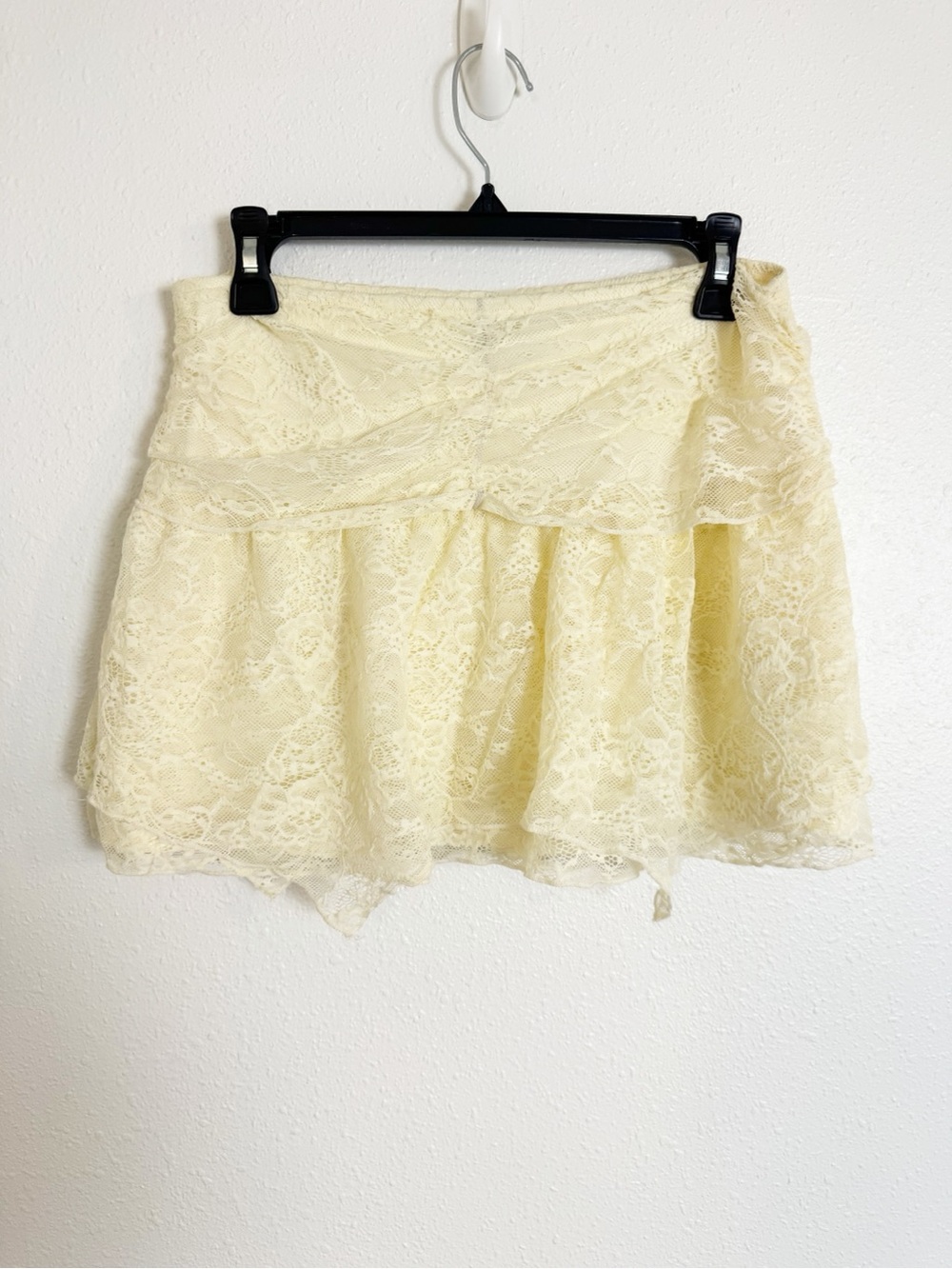 Princess Polly Feel The Heat Lace cream Mini Skirt